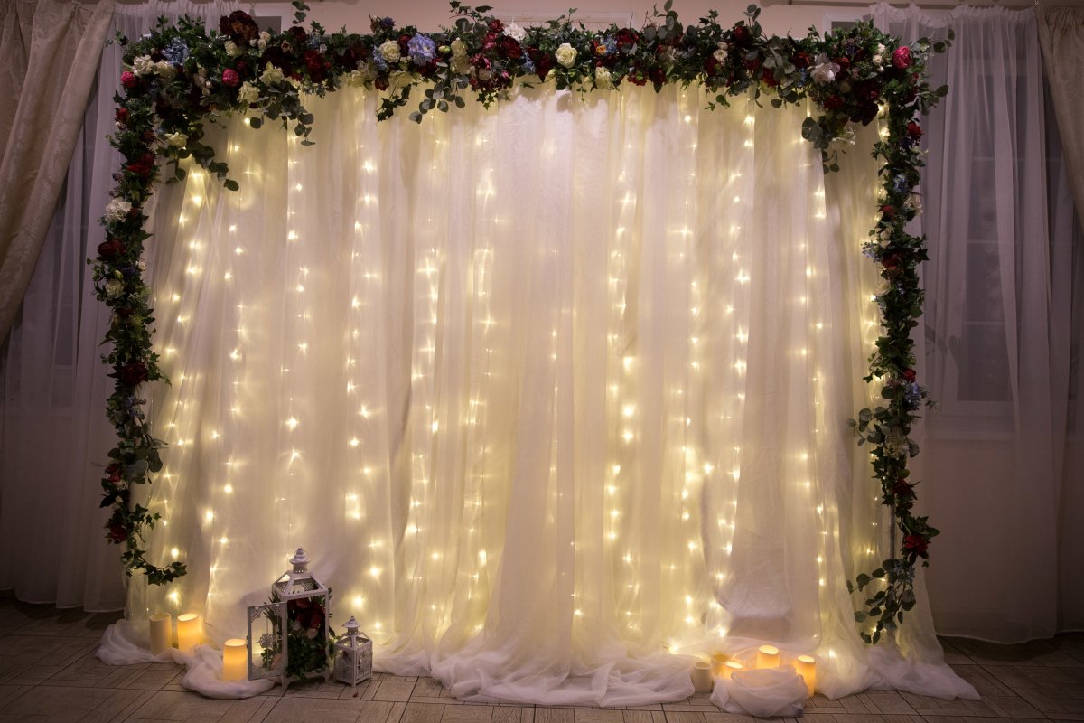 Арка с гирляндой