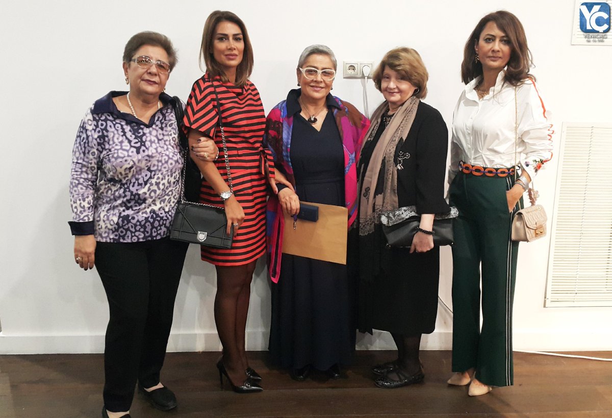 Учитель и выпускники