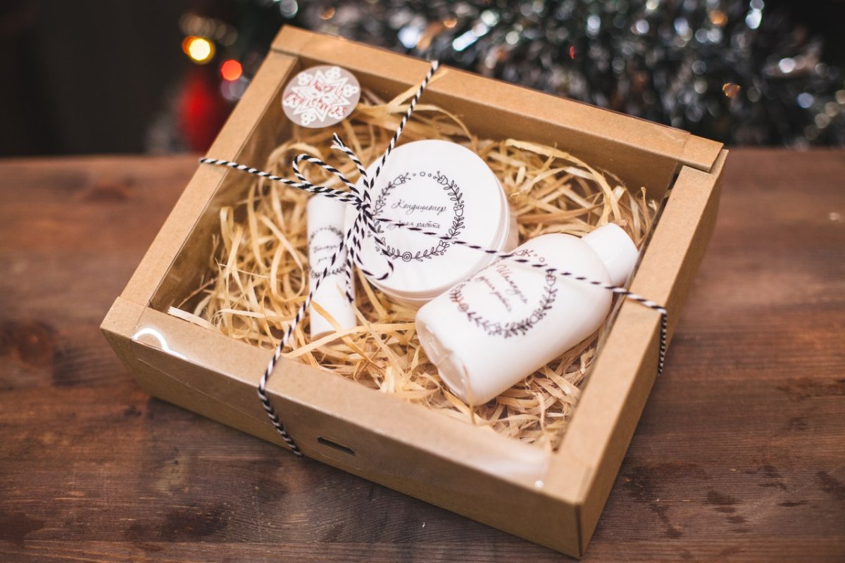 Коробка с наполнителем для подарка