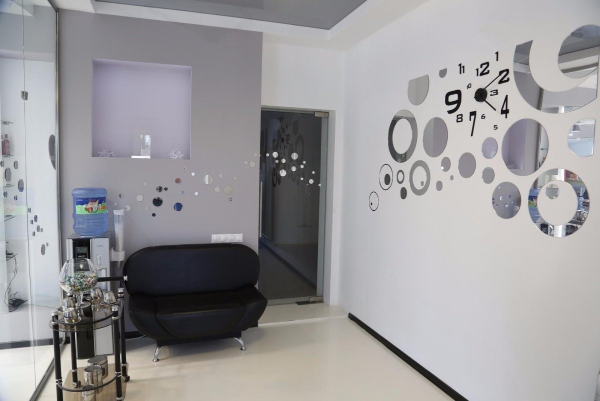 Фотозона для свадебного салона