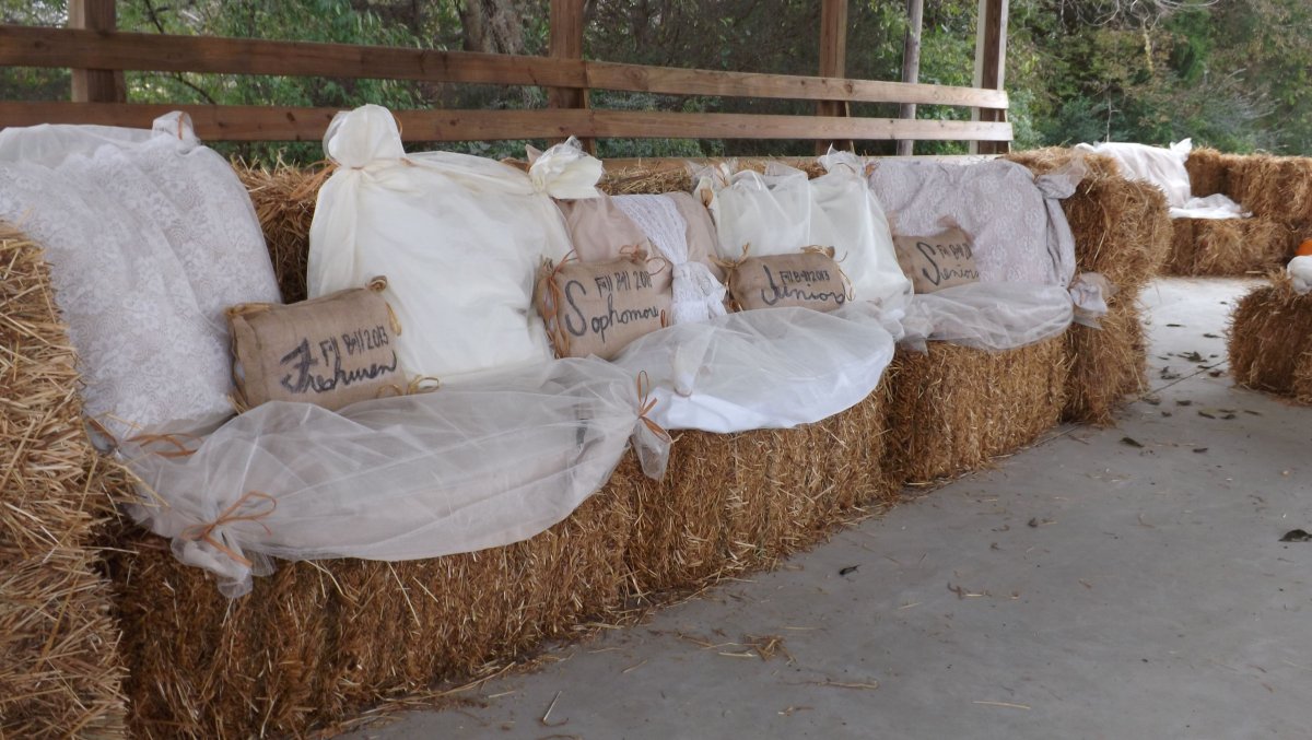 Фотозона в деревенском стиле