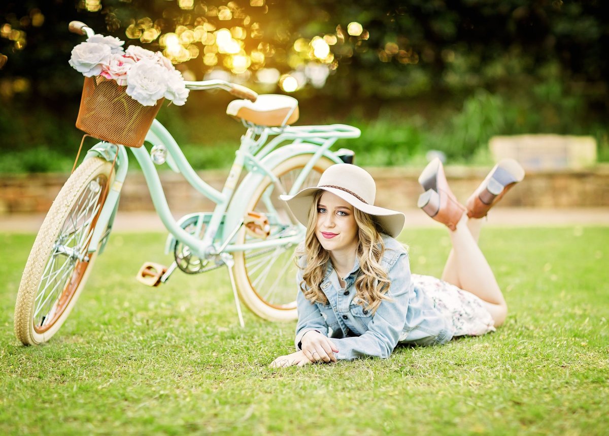 Фотозона с велосипедом