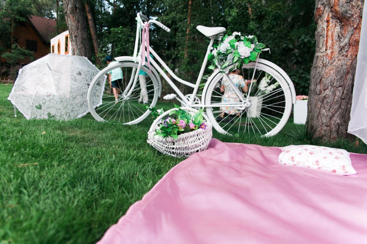 Розовый велосипед декор