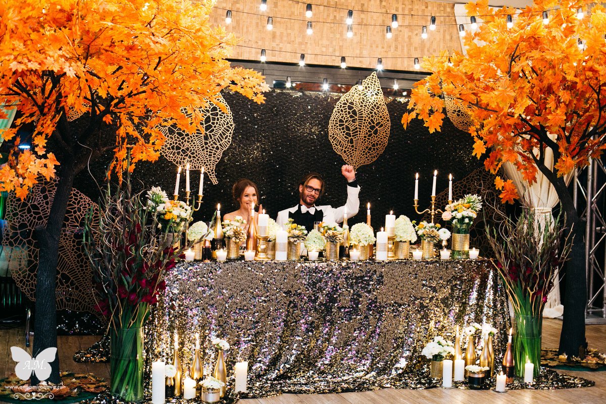 Осенний декор сцены