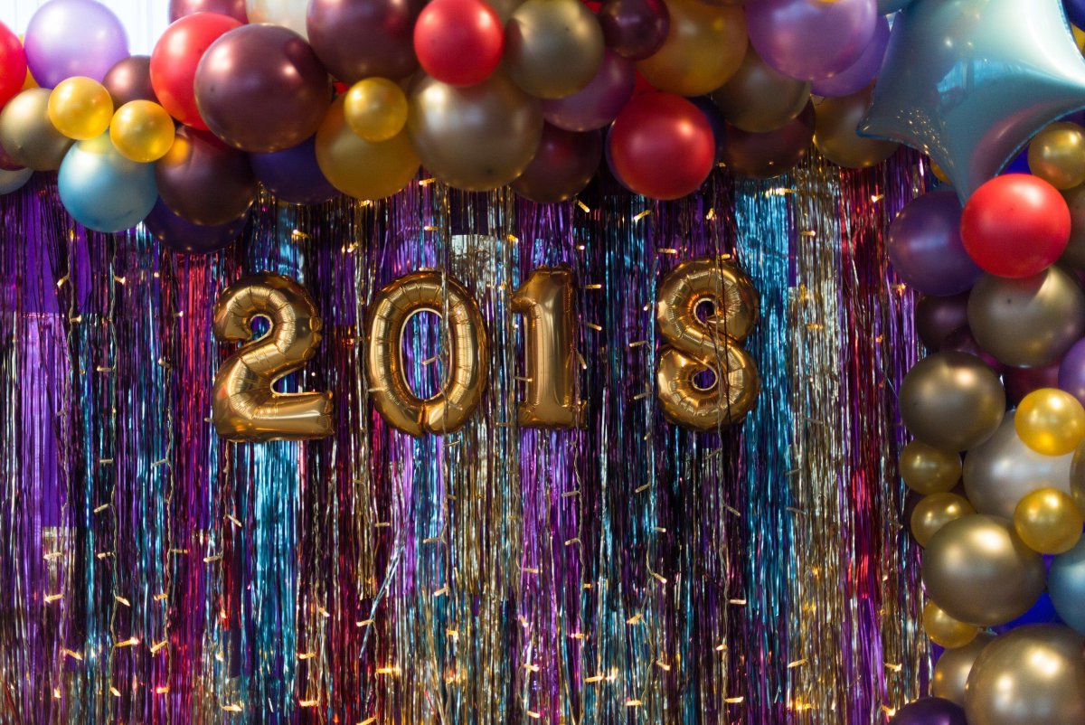 Фотозона с серебряным дождиком