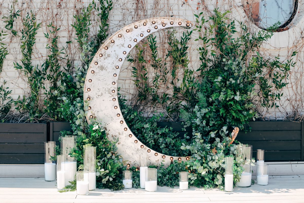 Фотозона полумесяц