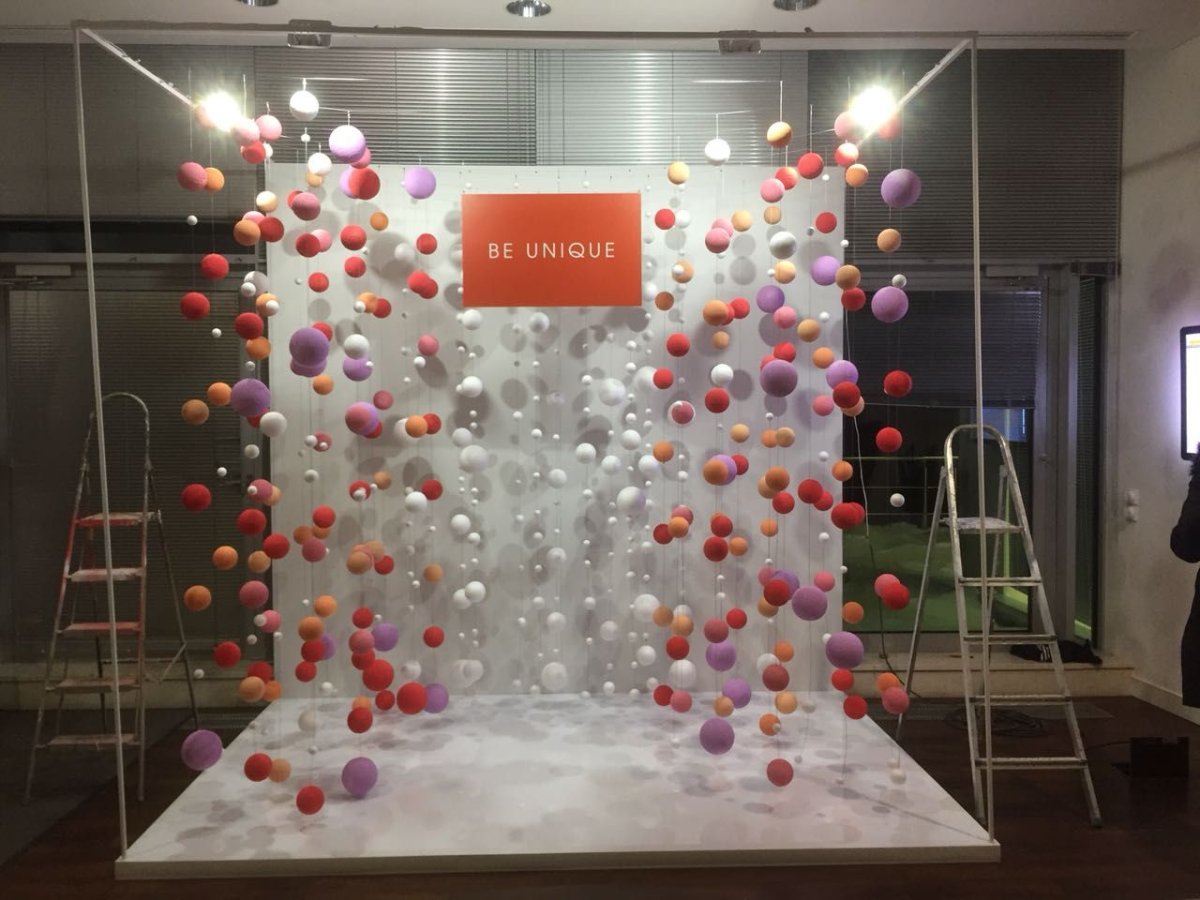 Необычная фотозона на свадьбу