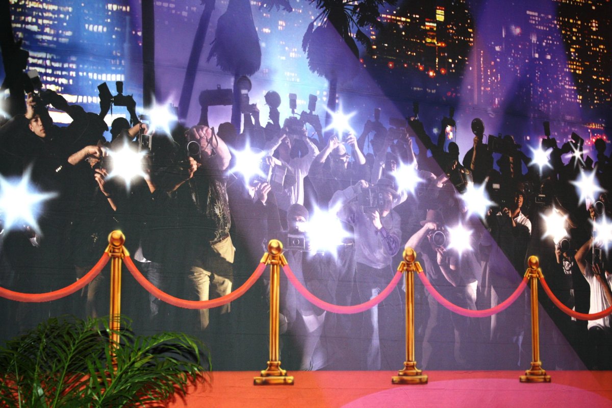 Красная дорожка софиты