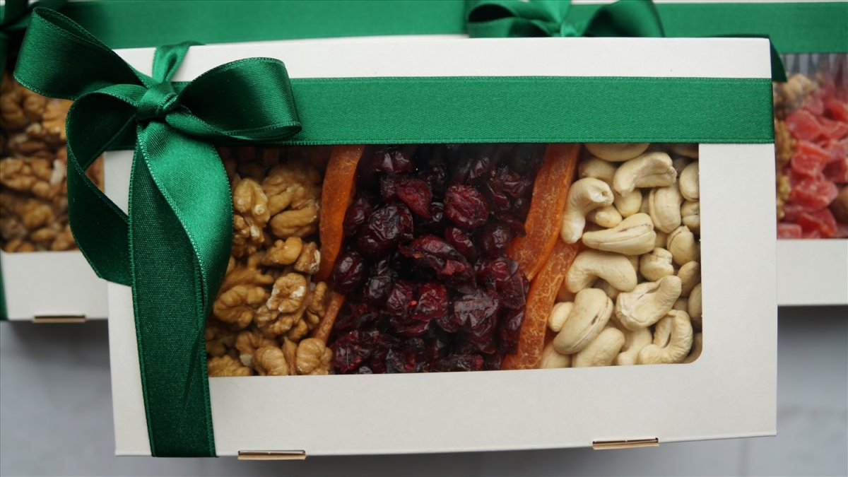Упаковка сухофруктов в подарок