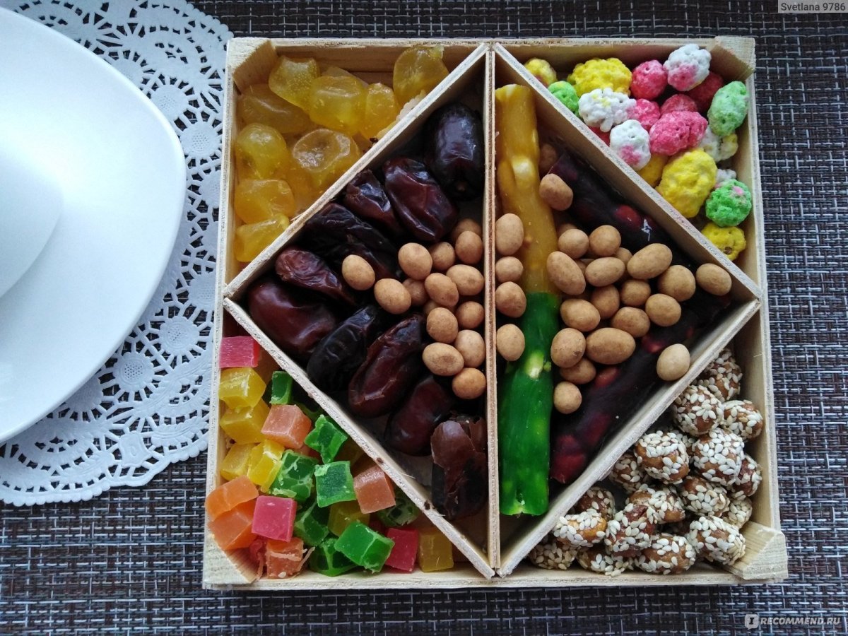 Подарочные коробки с орешками