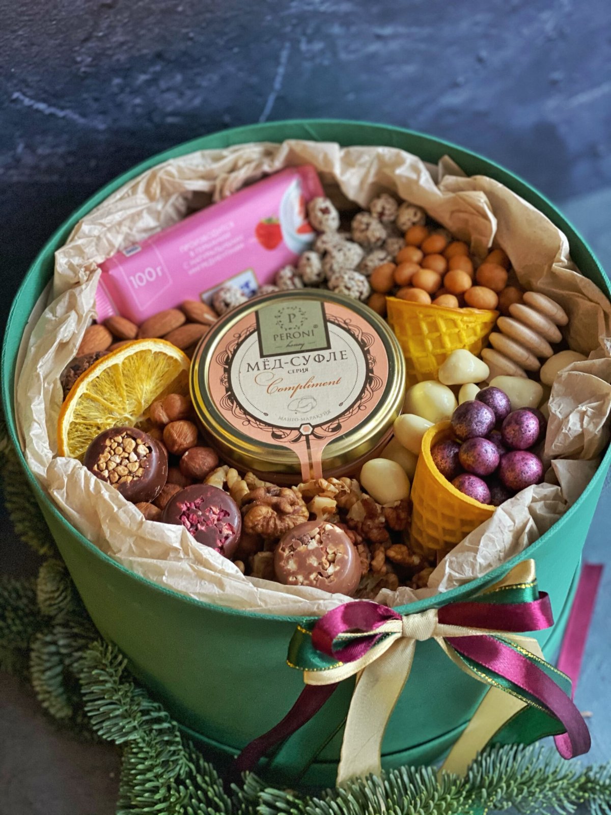 Подарок из сухофруктов