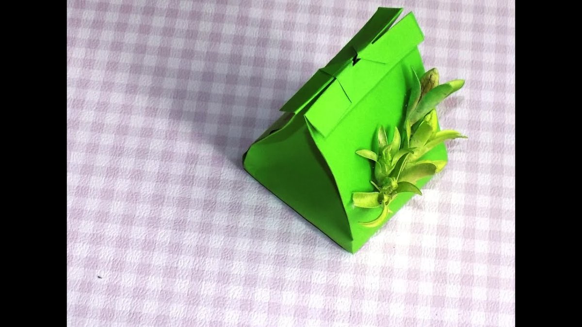 Пакет из бумаги