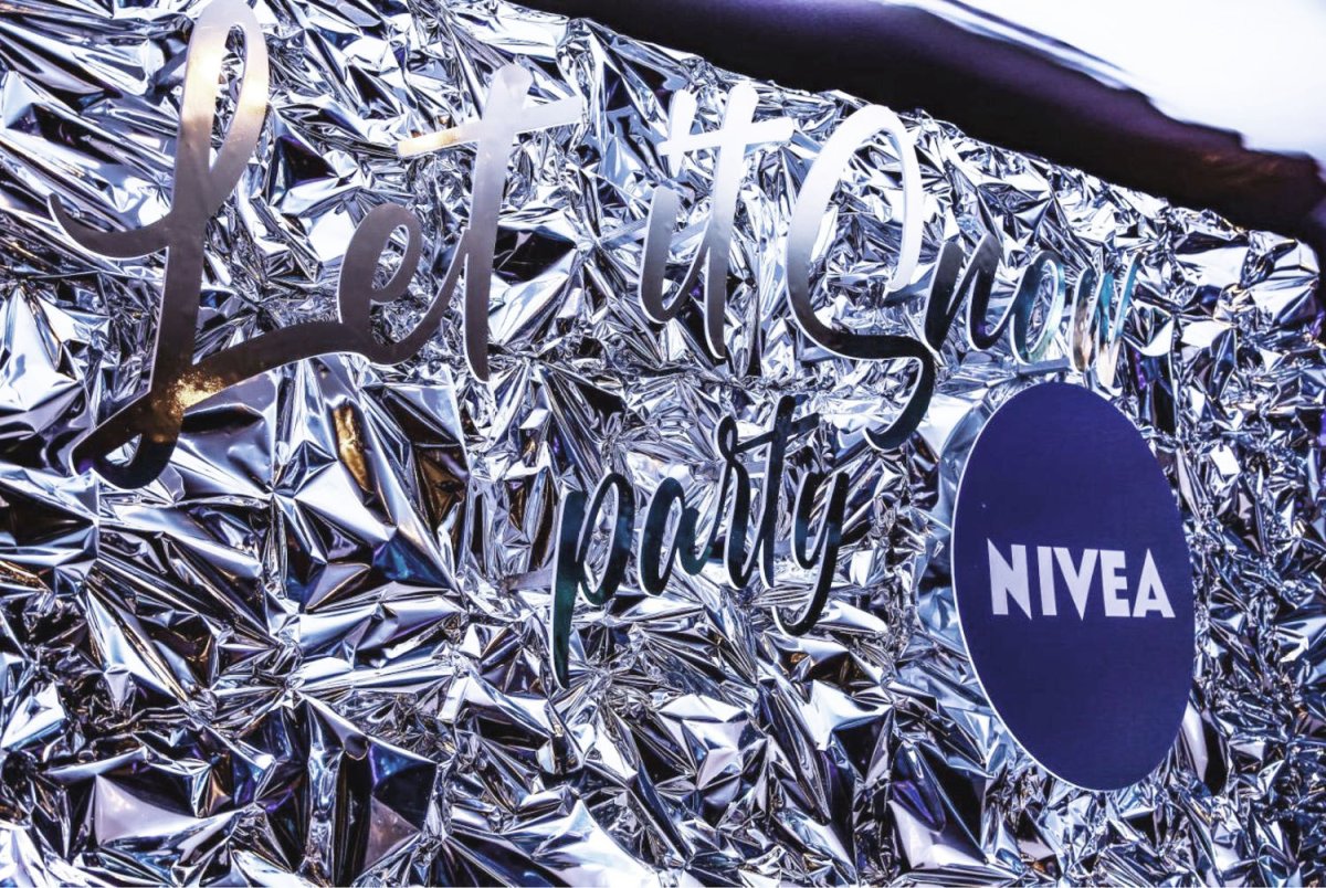 Фотозона с фольгой