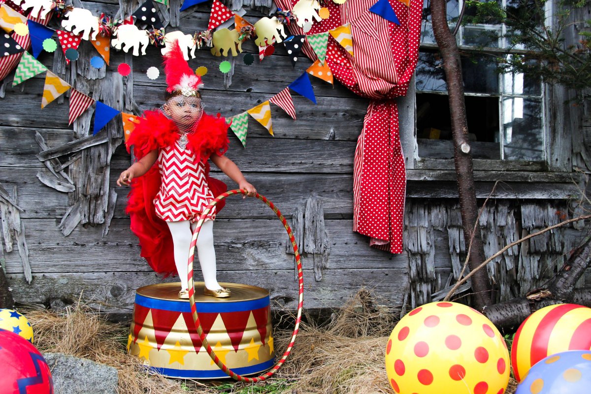 Девушки и ретро автомобили