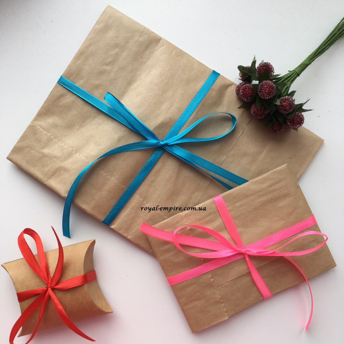 Упаковка крафт бумага с лентой