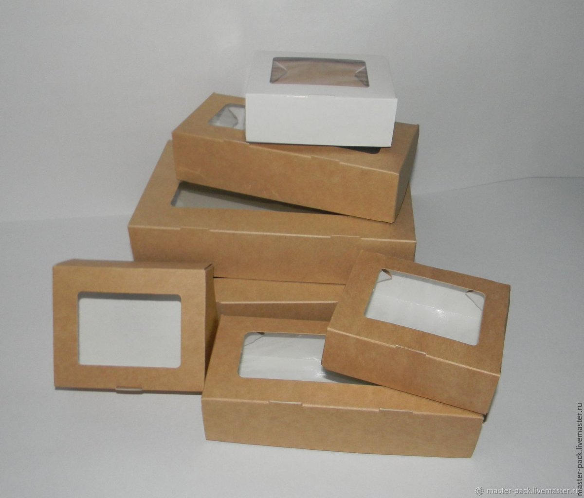 Коробка крафт с окном