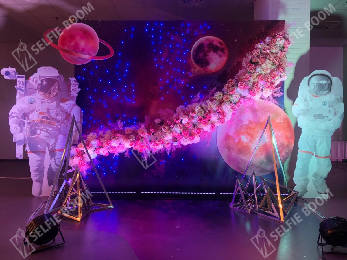 Космический шлем для фотозоны