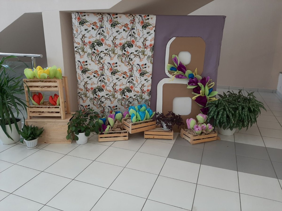 Фотозона на свадьбу с шарами