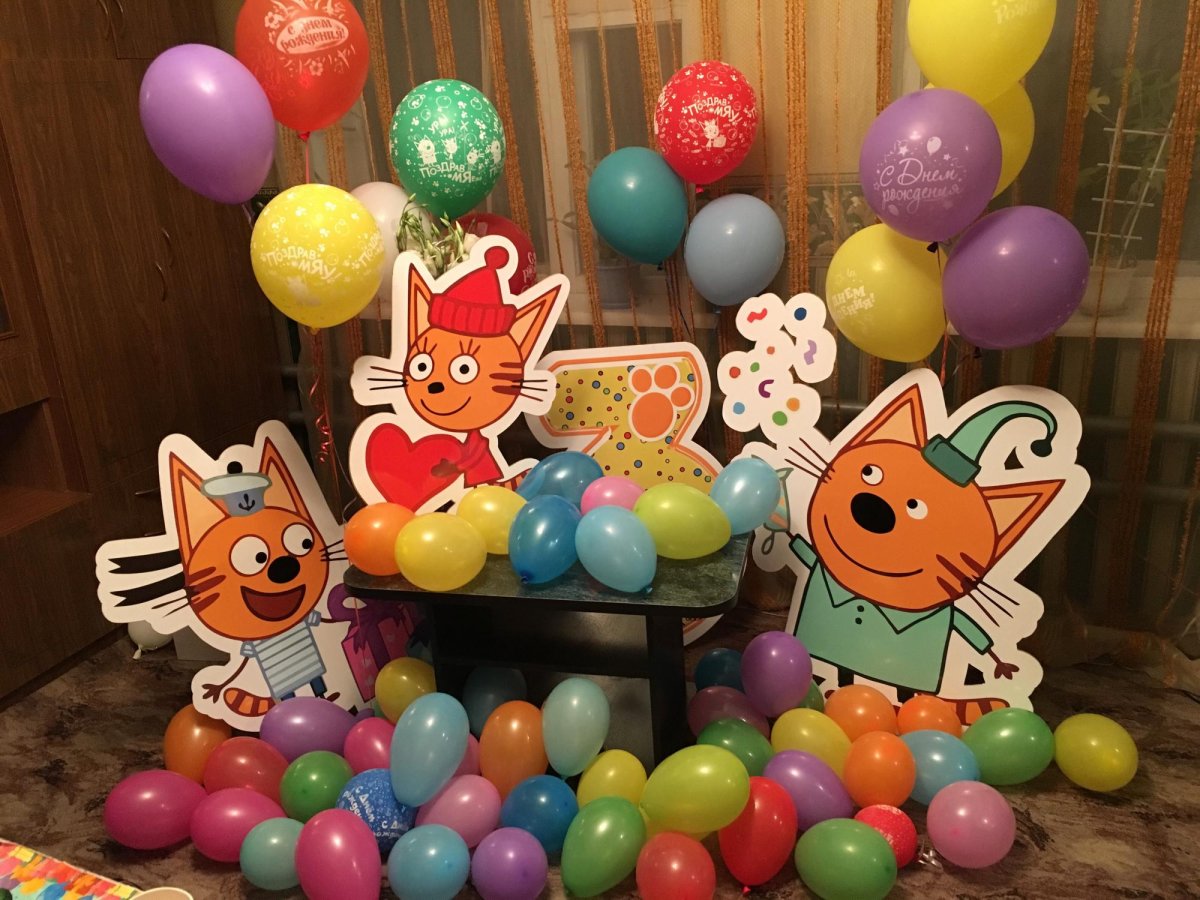 Шары в стиле 3 кота