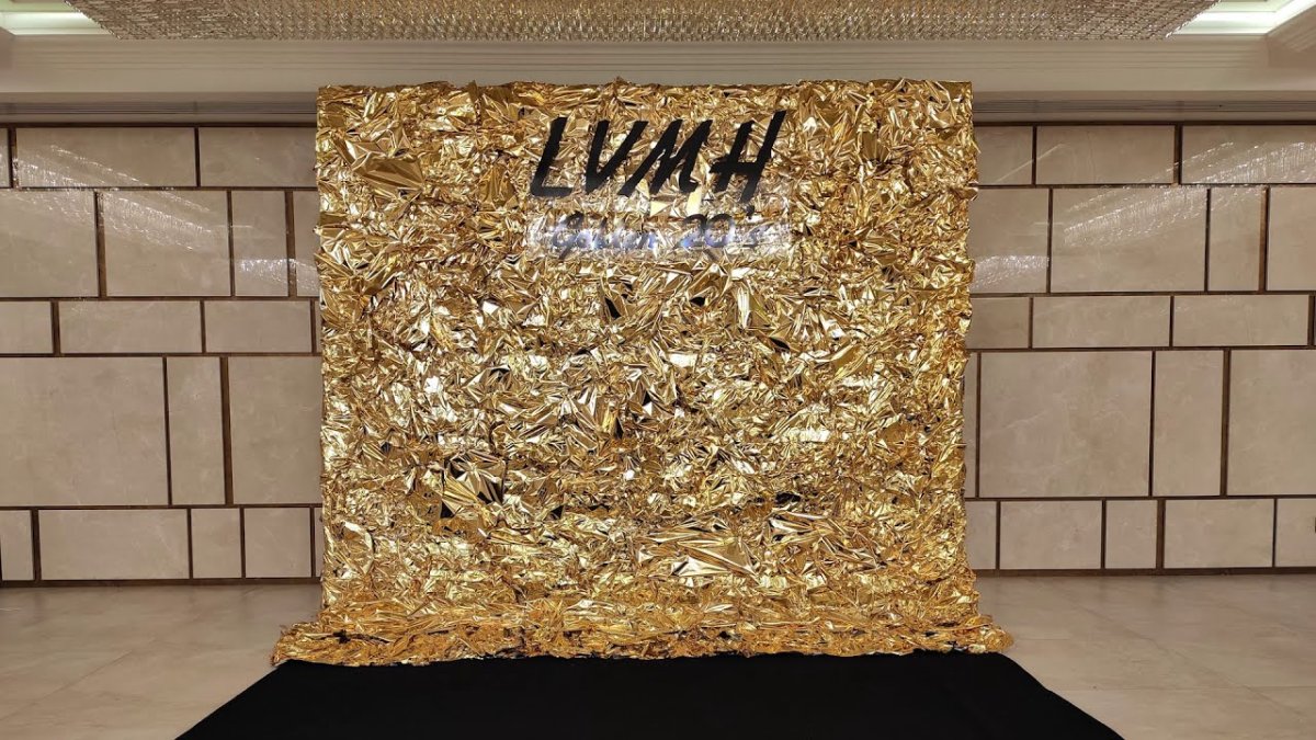 Фотозона золото