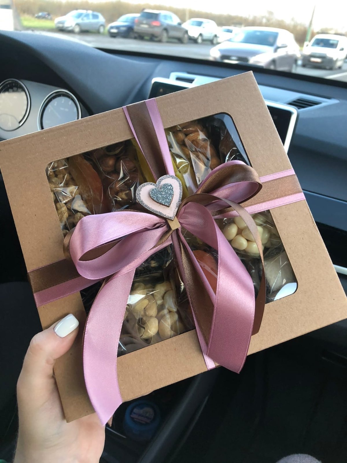 Коробка крафт с окном 14,5х14,5х6