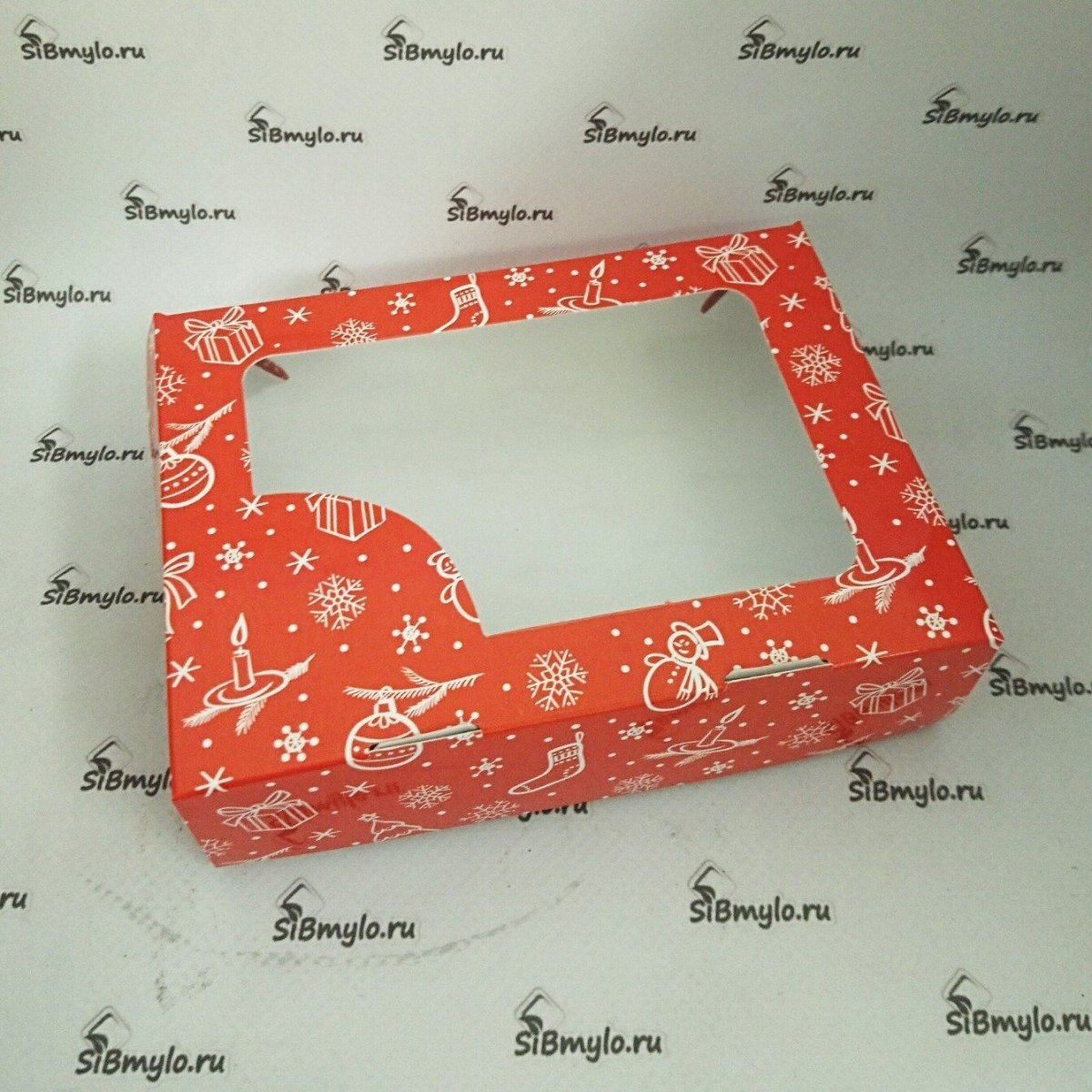 Подарок в крафт коробке с окном