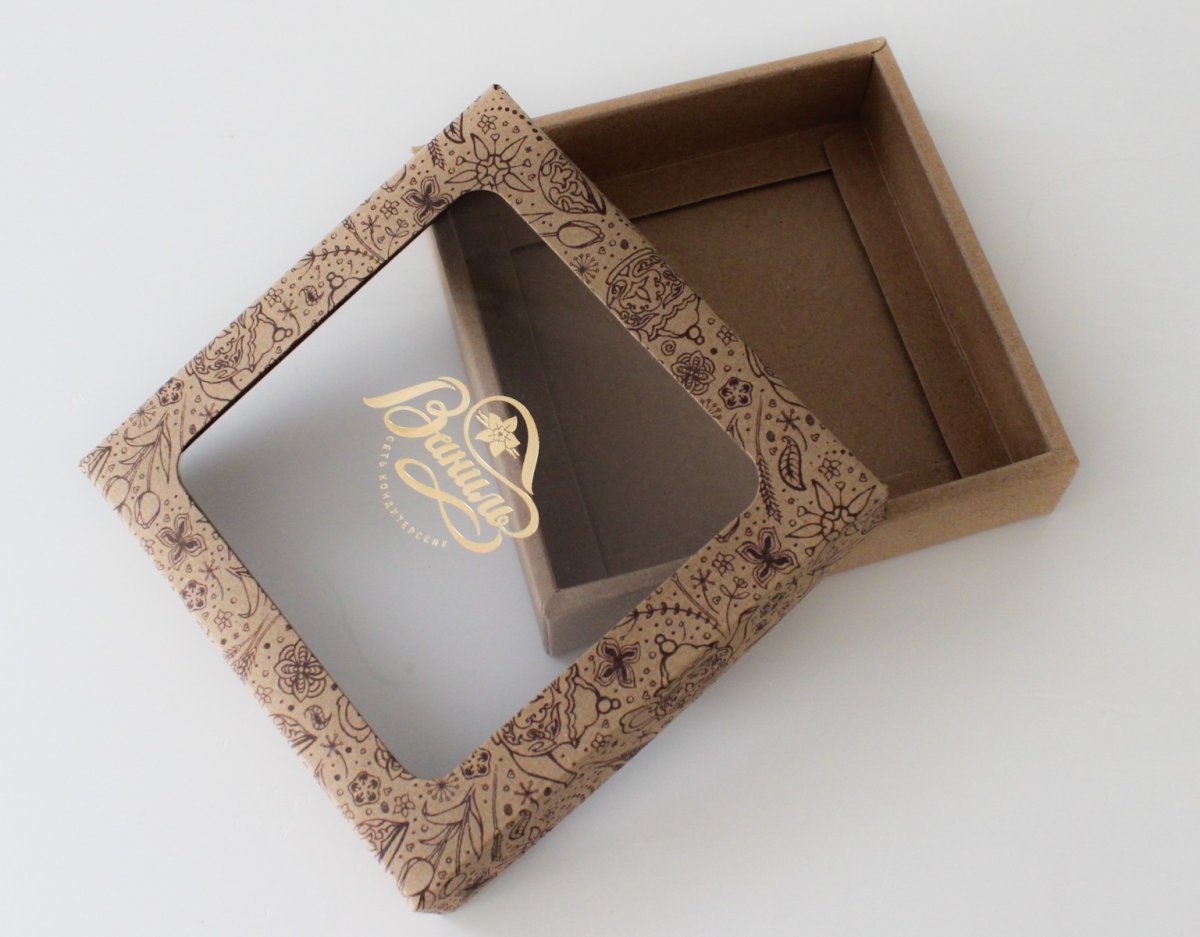 Подарочная коробка с окошком