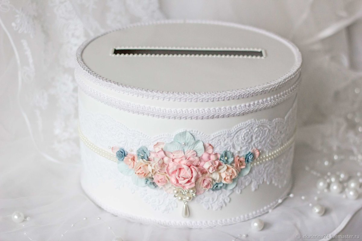 Именная деревянная шкатулка для денег на свадьбу