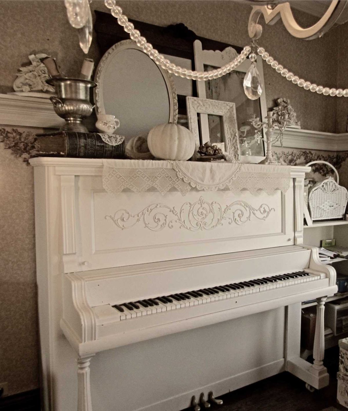 Пианино с цветами