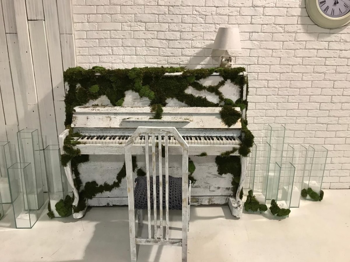 Декор пианино в интерьере