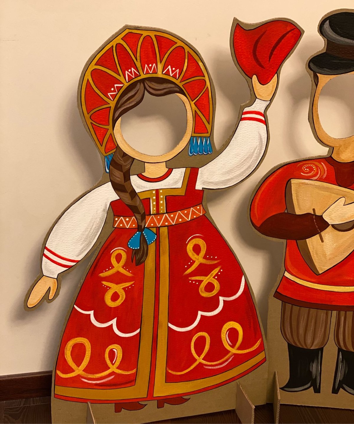 Украшение сцены в стиле хохломы