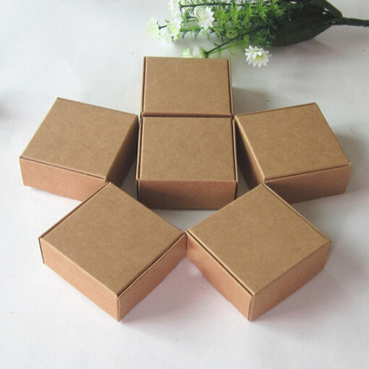 Коробки мини купить. Маленькие картонные коробки. Коробочка картонная маленькая. Маленькие коробки для упаковки. Картонная коробка для конфет.