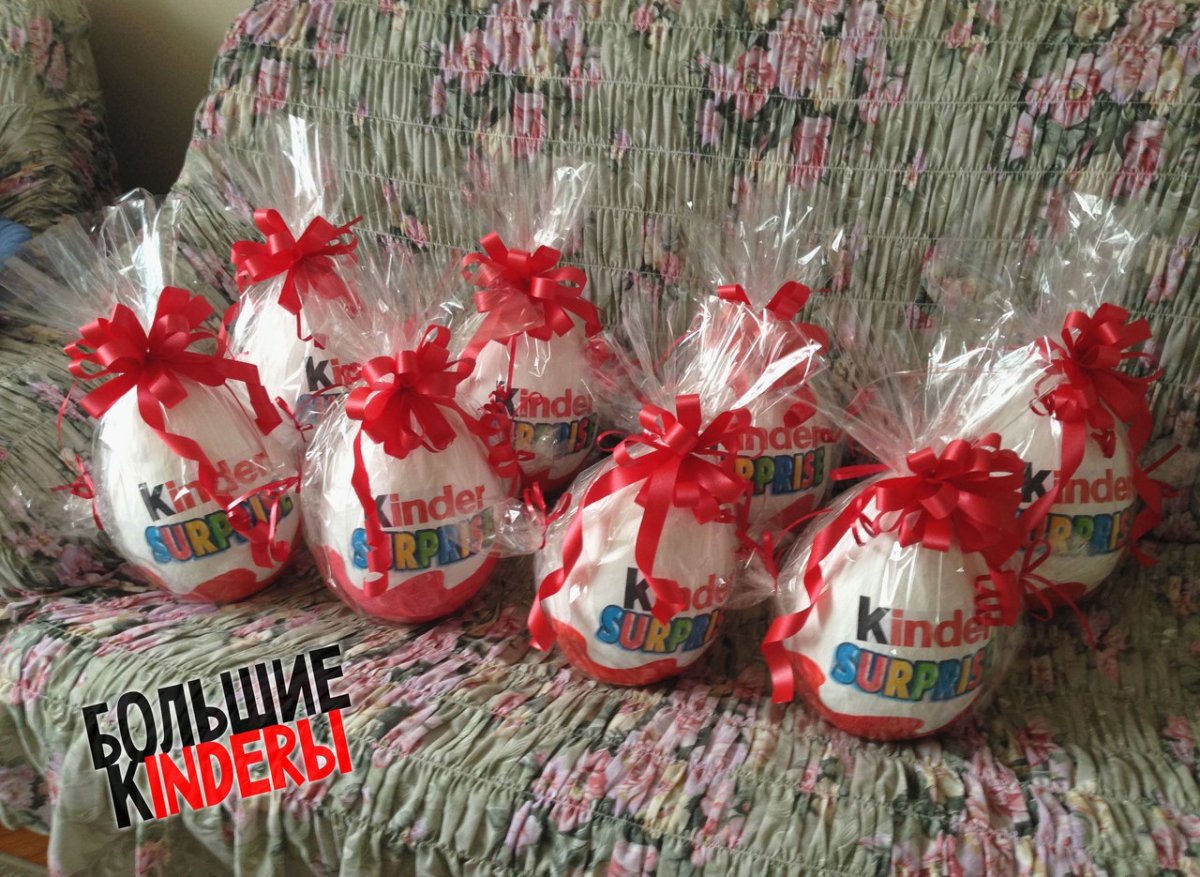 Много киндеров в коробке