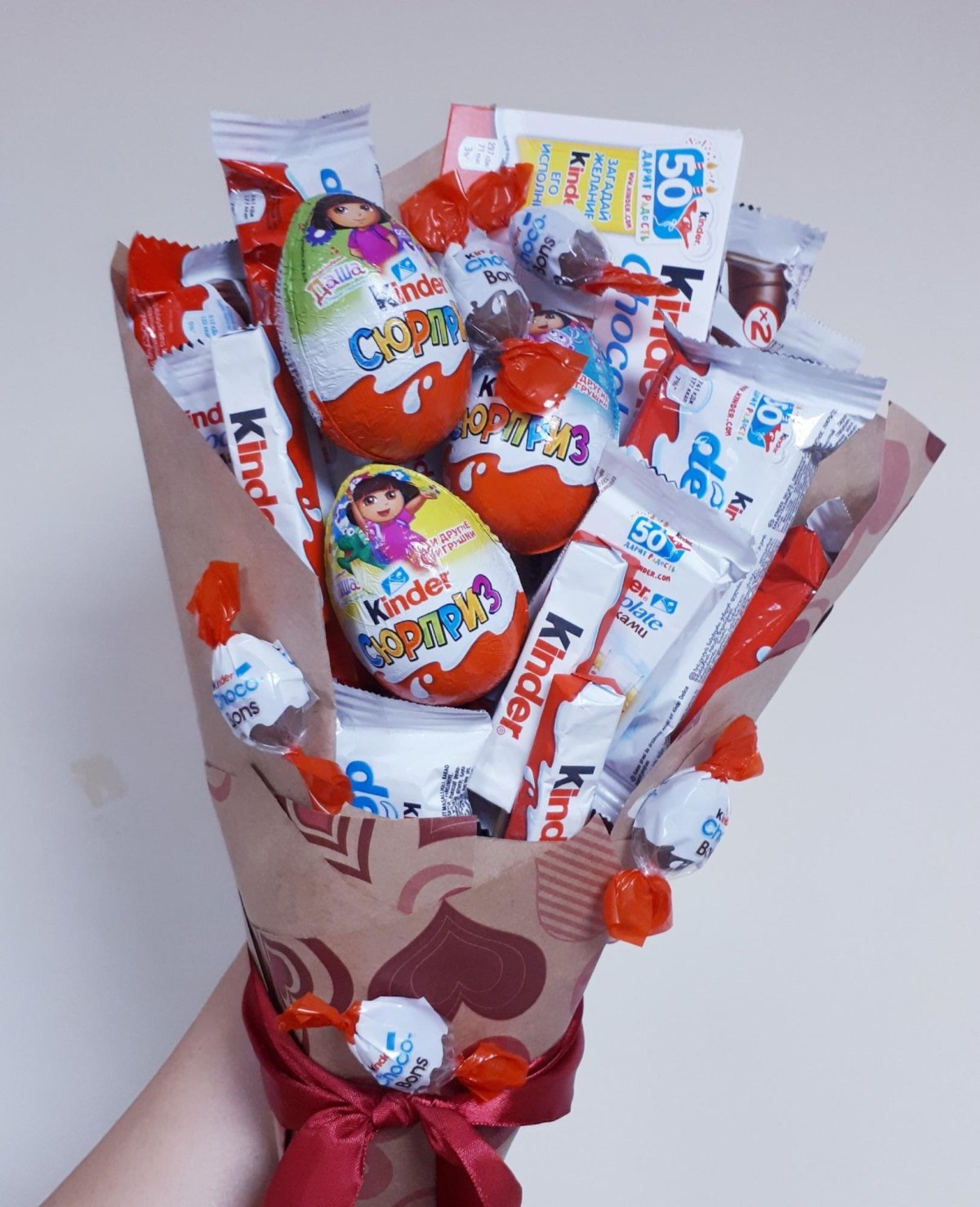 Подарочная упаковка в виде Киндер сюрприза