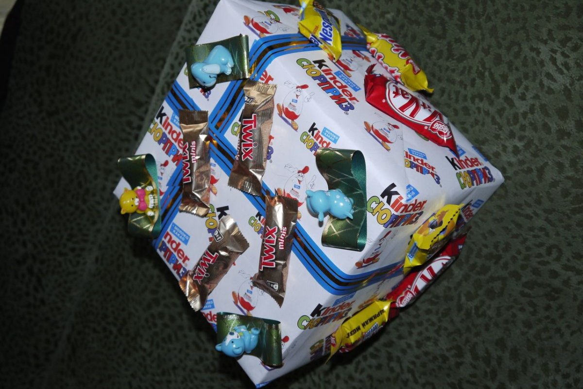 Подарочные коробки со сладостями