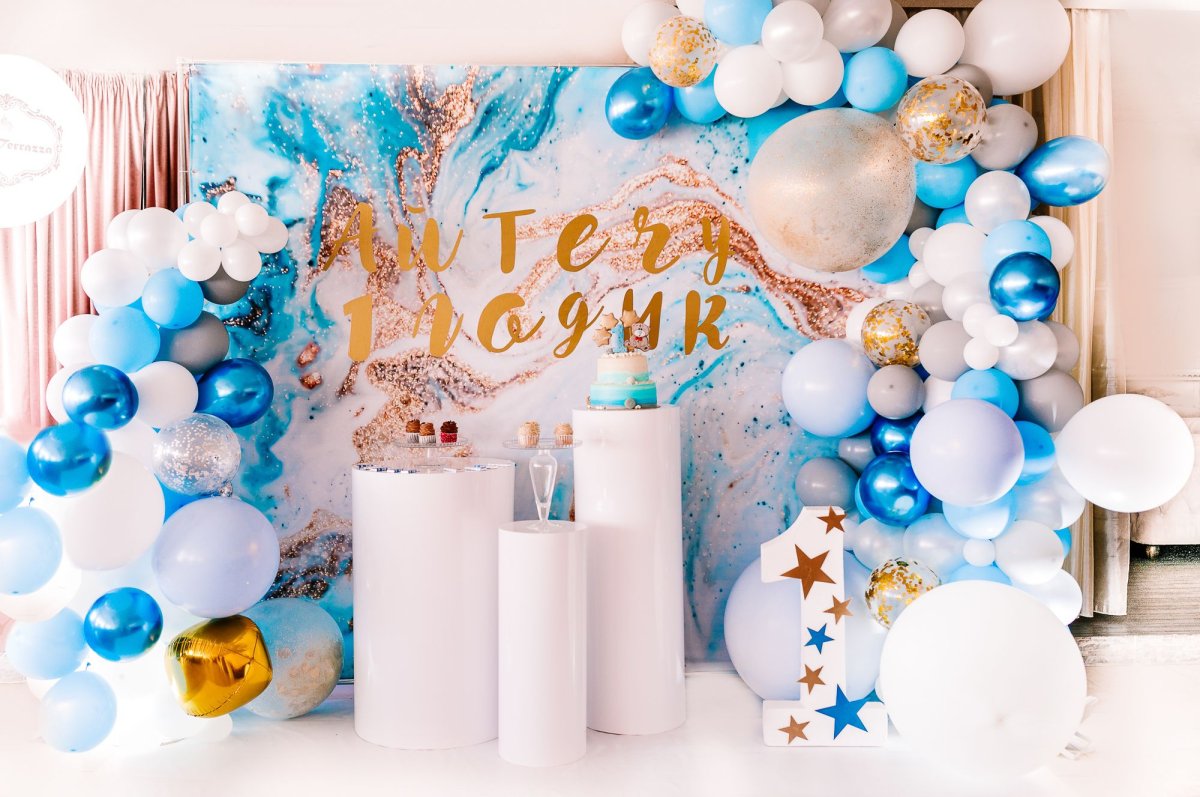 Фотозона бело голубая