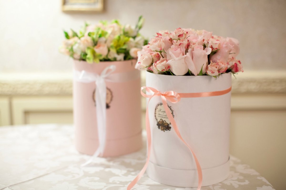 Букеты из мыльных роз в шляпных коробках