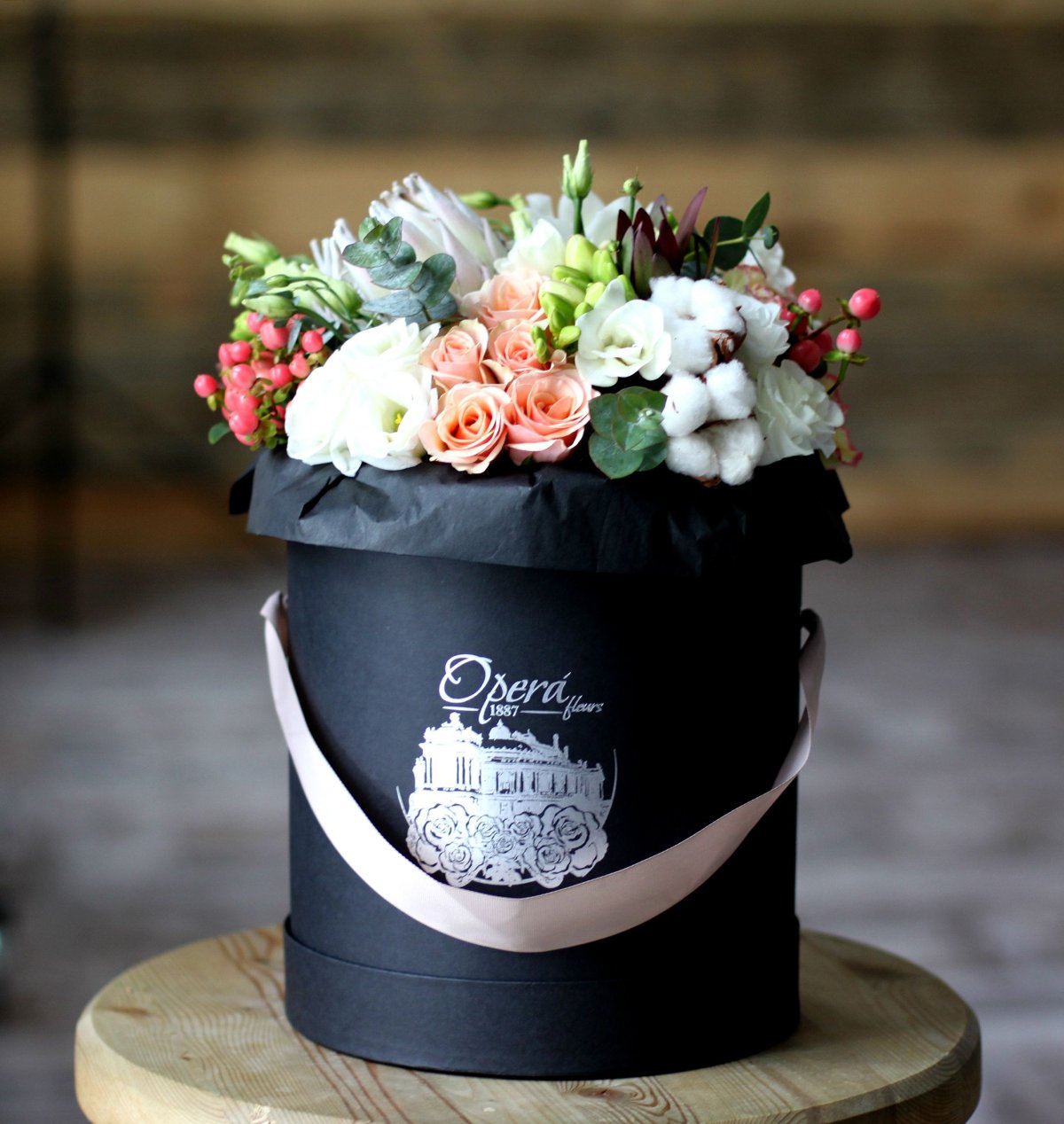 Макаруны в шляпной коробке крафт