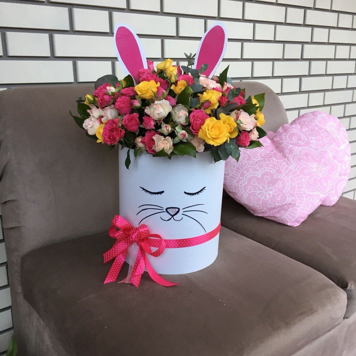 Подарок с цветами