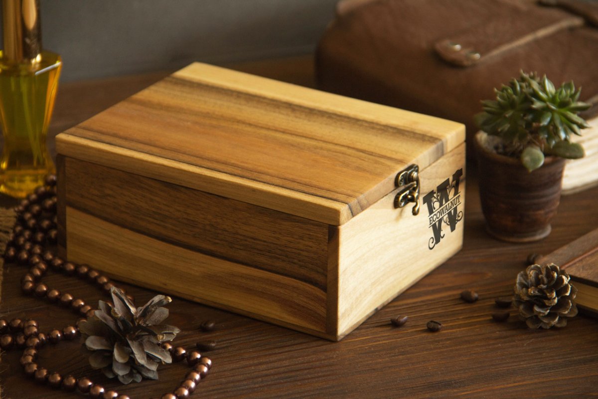 Деревянная коробочка