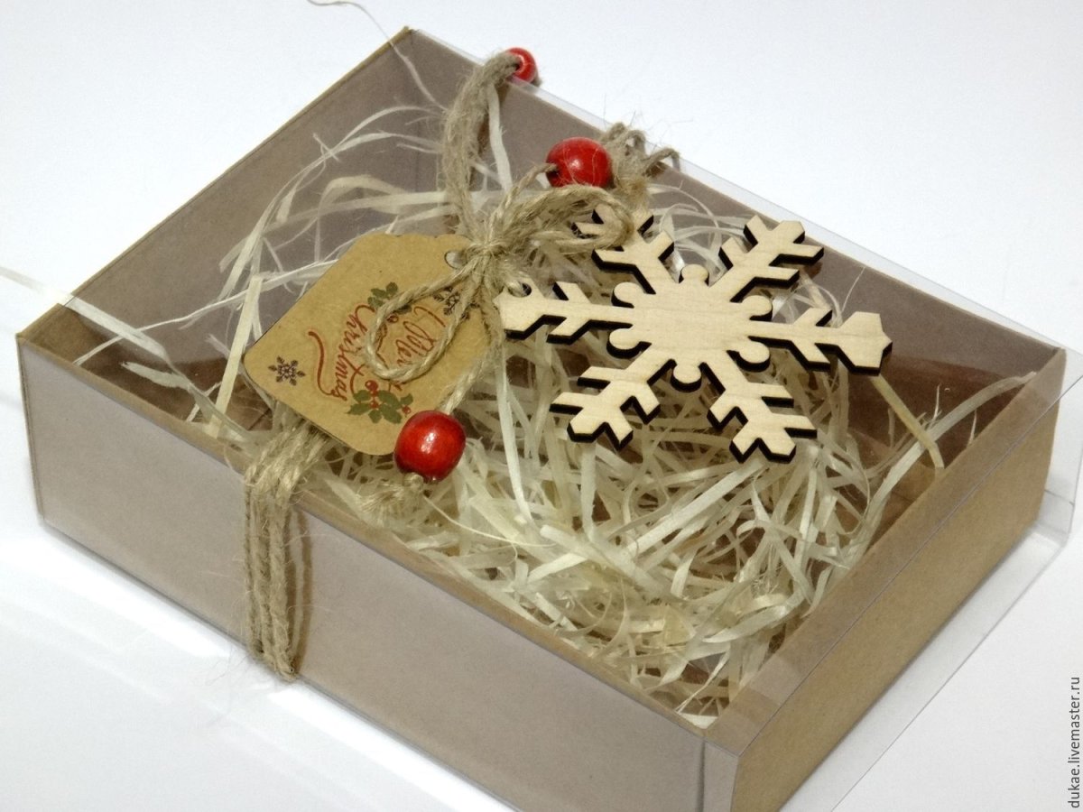 Сухофрукты в подарочной коробке