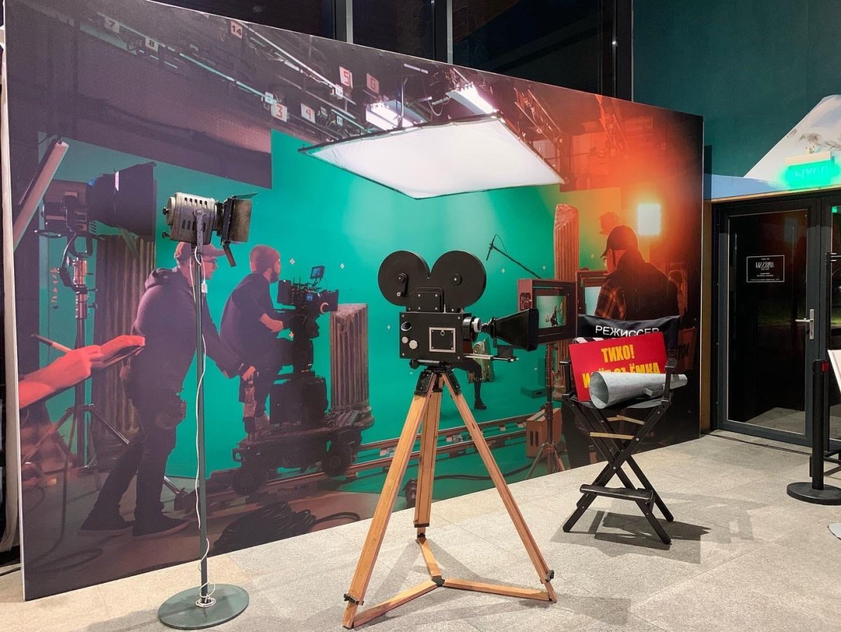 Фотозона на ночь кино