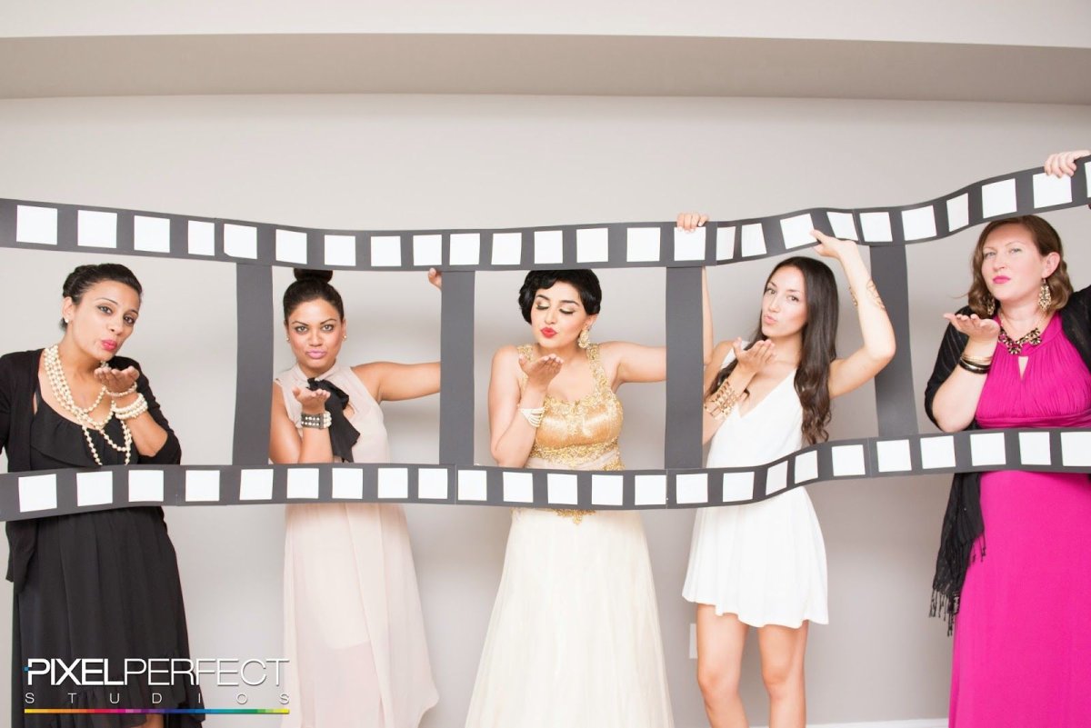 Украшение зала кинолента