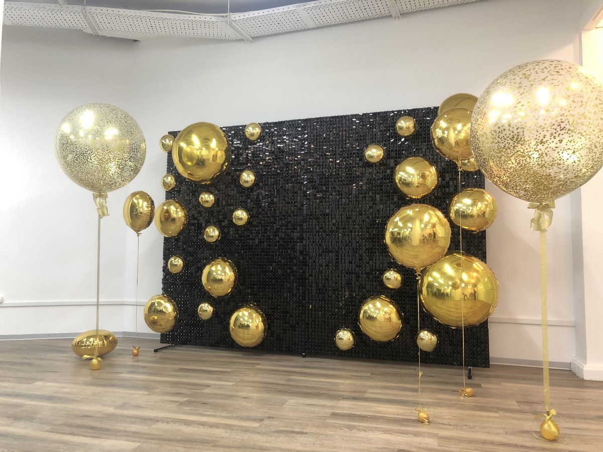 Новогодняя фотозона из шаров