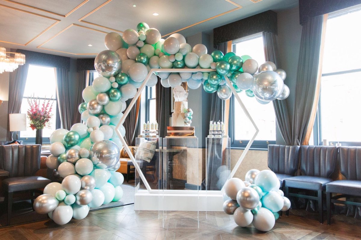 Украшение шарами сафари