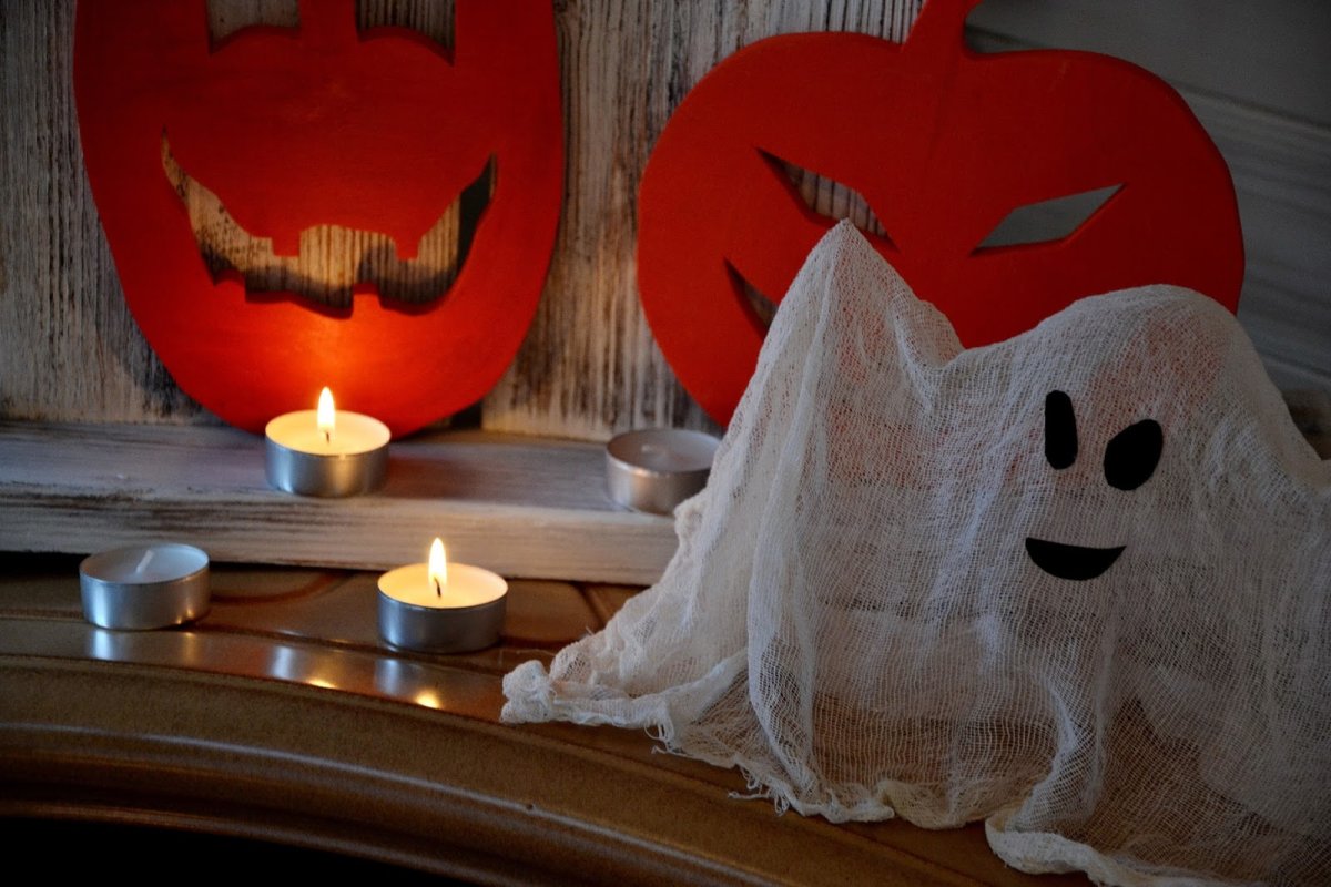 Украшение зала на Хэллоуин
