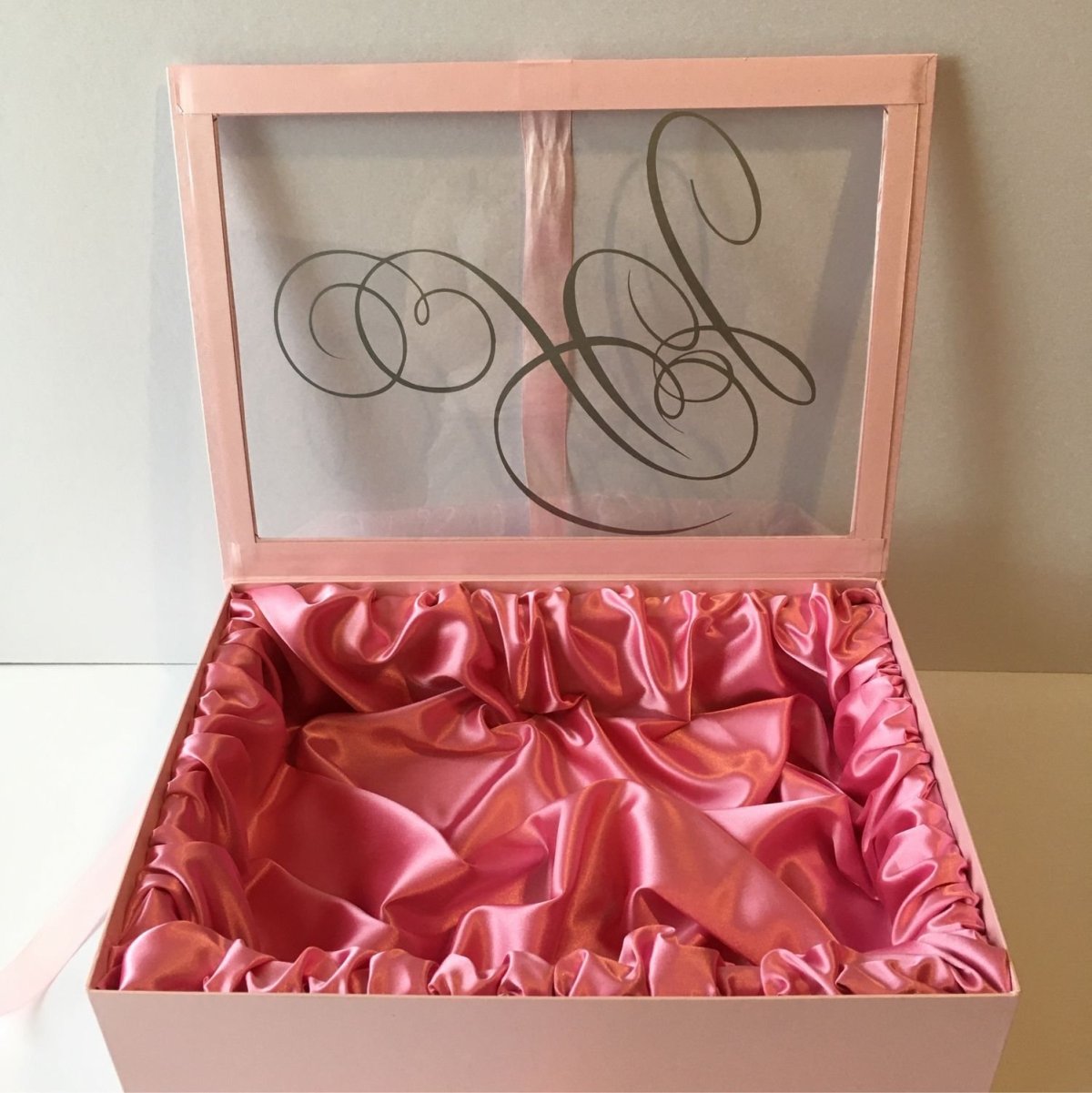 Подарочная коробка