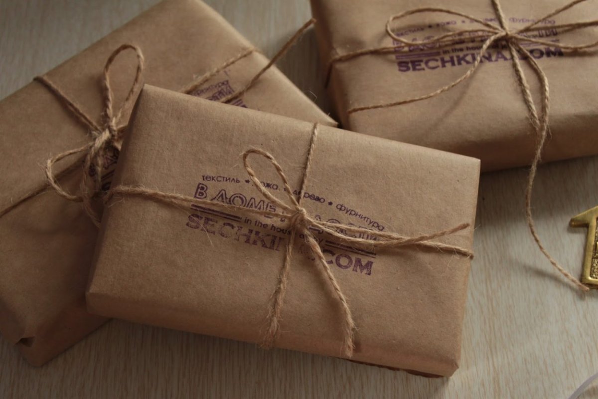 Упаковка маленького подарка