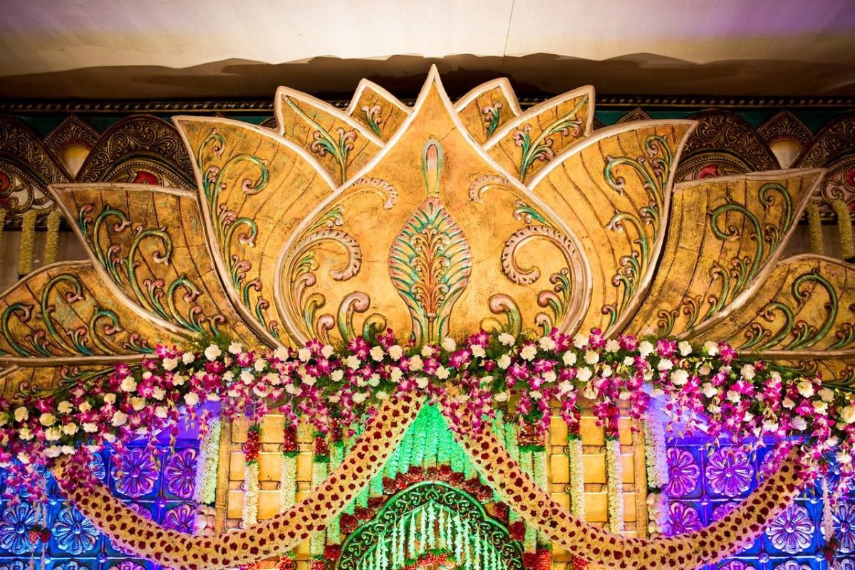 Фотозона красно Золотая