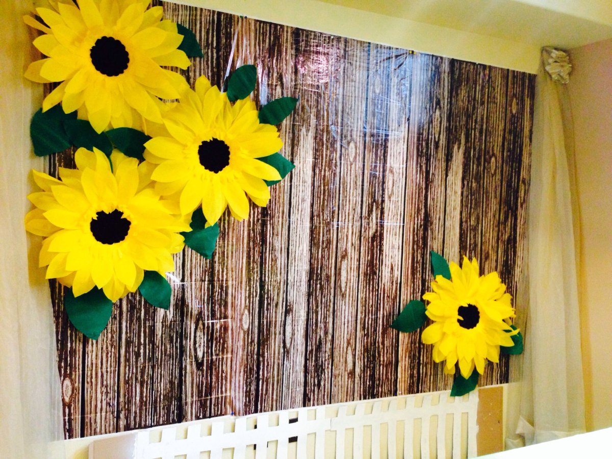 Украшение зала Подсолнухи